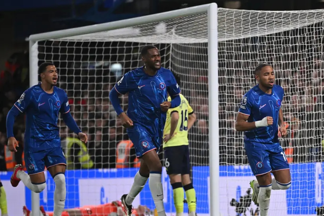 切尔西客场逆转米德尔斯堡，艰难取胜